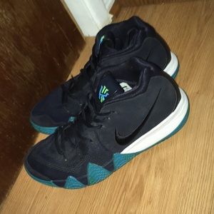 Nike Kyrie 4 Obsidians